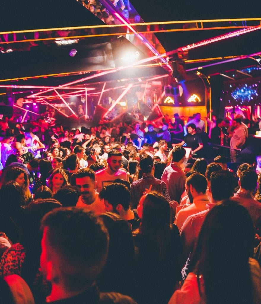 Nightlife In Porto 15 Best Bars Clubs To Party The Night Away