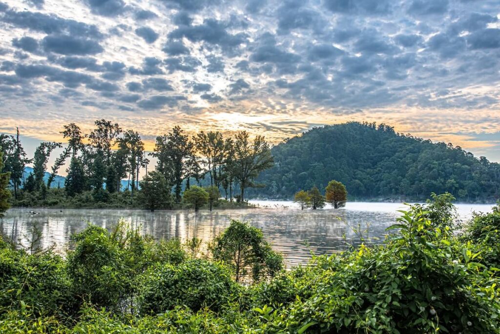 sunrise over Broken Bow Lake