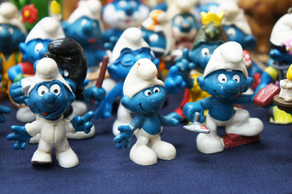 fictional cartoon action figure Smurfs in miniature model