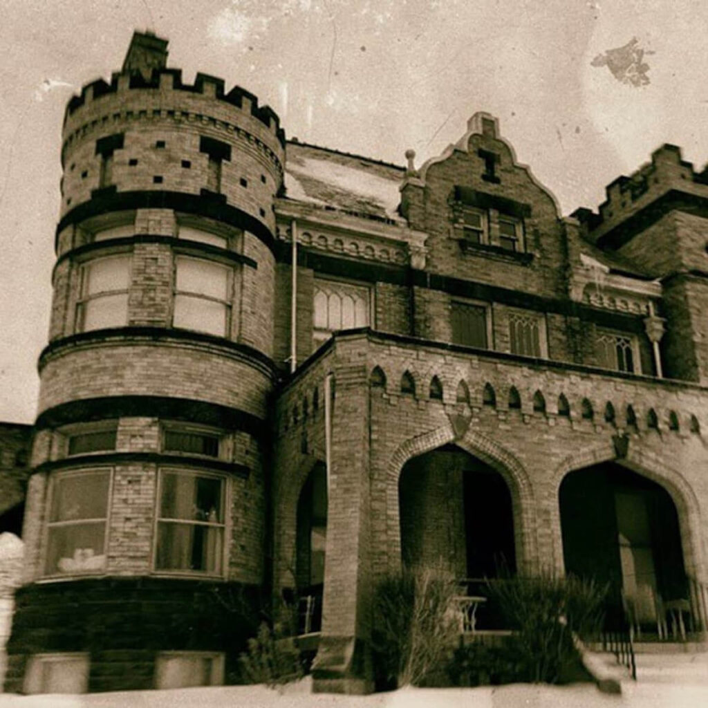 vintage photo of Castle Inn in Ohio