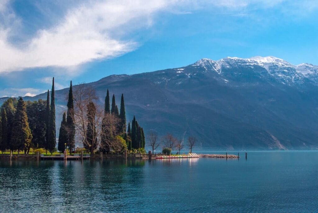 sunshine on Lago lake in Italy