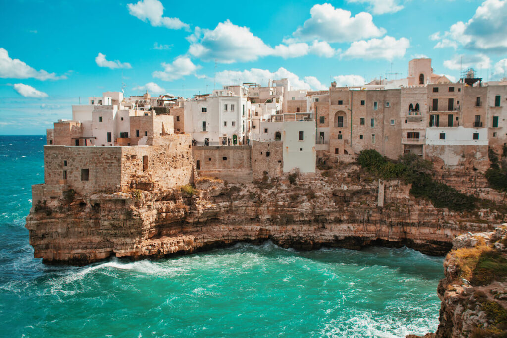 polignano a mare houses overhanging sea
