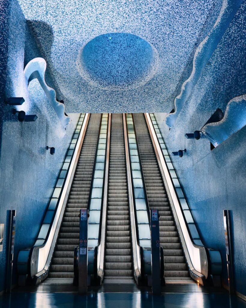 toledo metro station escalators