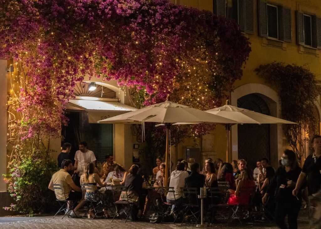 crowded trastevere bar at night