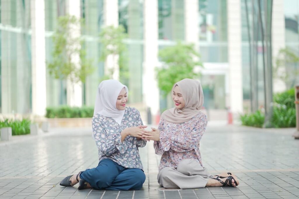 two Malaysian women in traditional attire