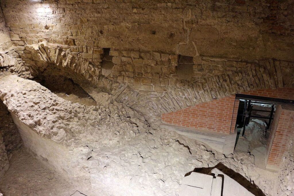 ruins of Roman theater under Palazzo Vecchio