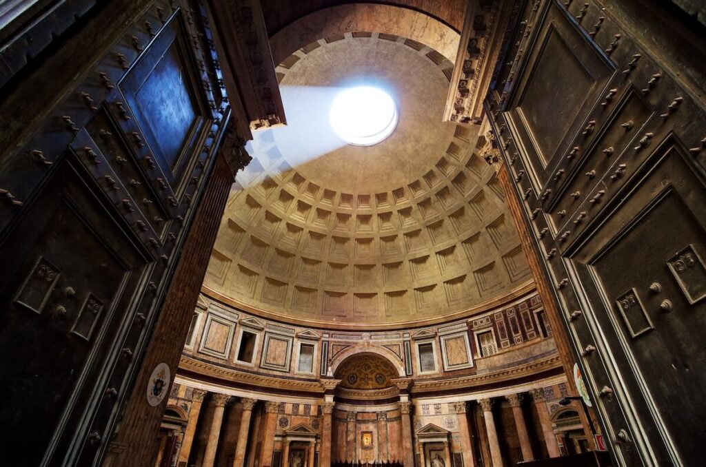 sun shines through the Pantheon’s skylight