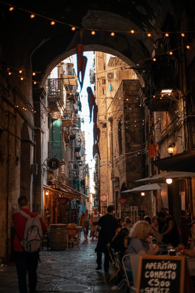 typical street at Quartieri Spagnoli