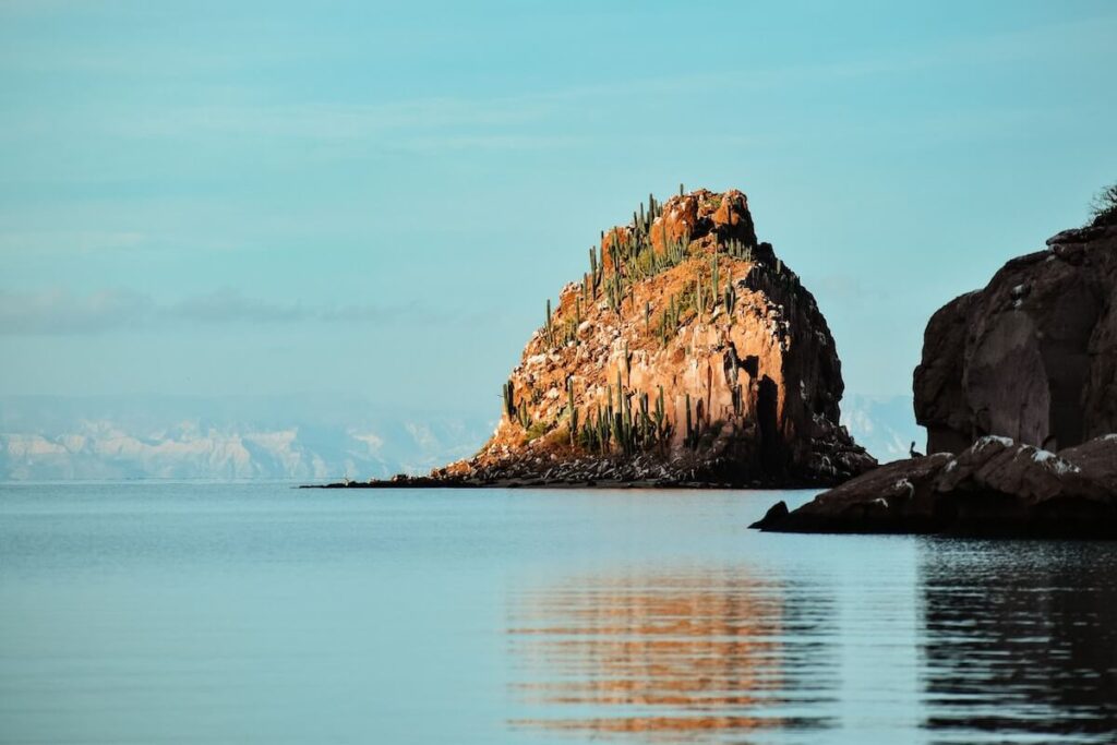 rock formation in Espíritu Santo Island