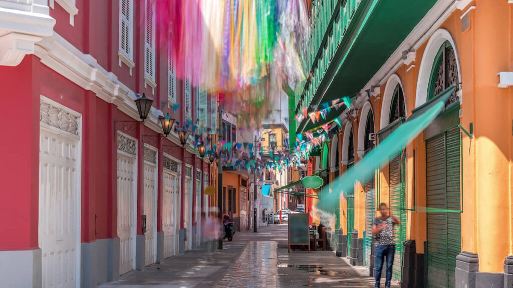 callao colorful houses