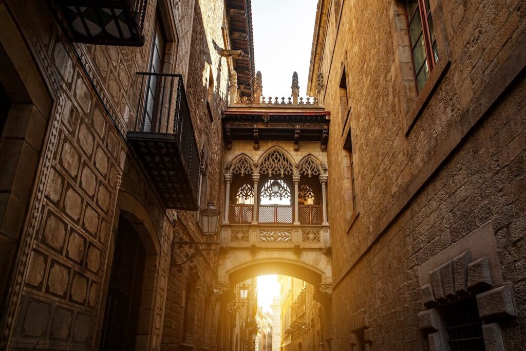 bridge between buildings in the Gothic quarter of Barcelona