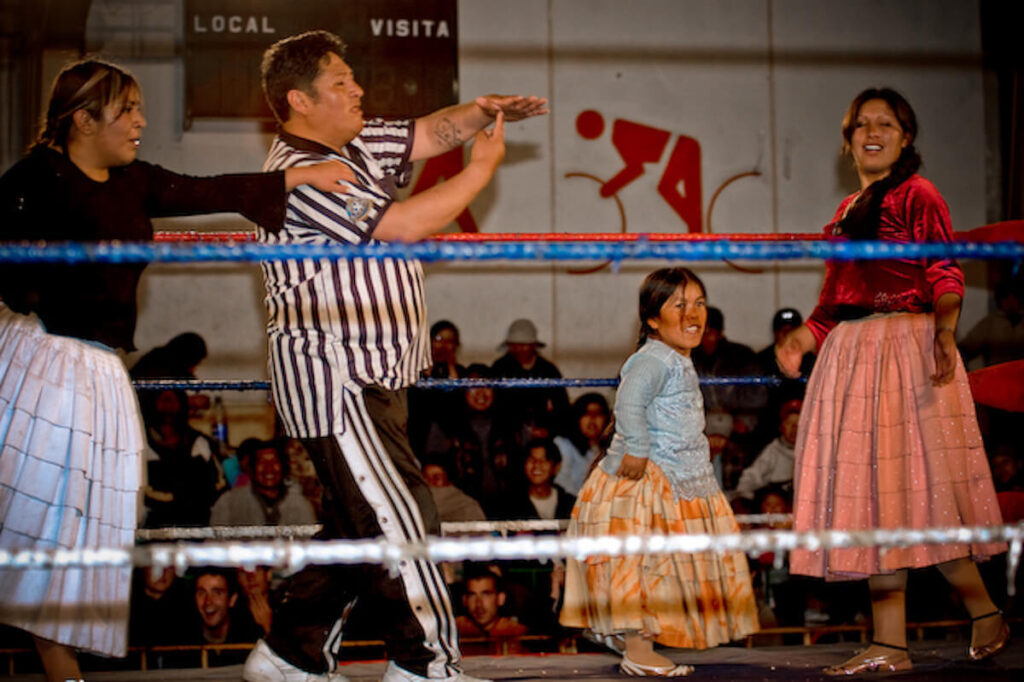 cholita wrestling match