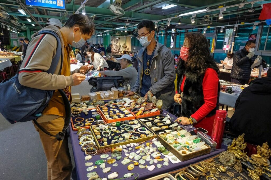 people shopping at Jianguo Holiday Jade Market in Taipei, Taiwan