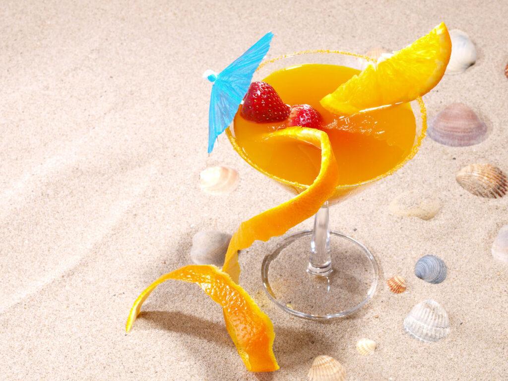 Agua de Valencia cocktail by the beach