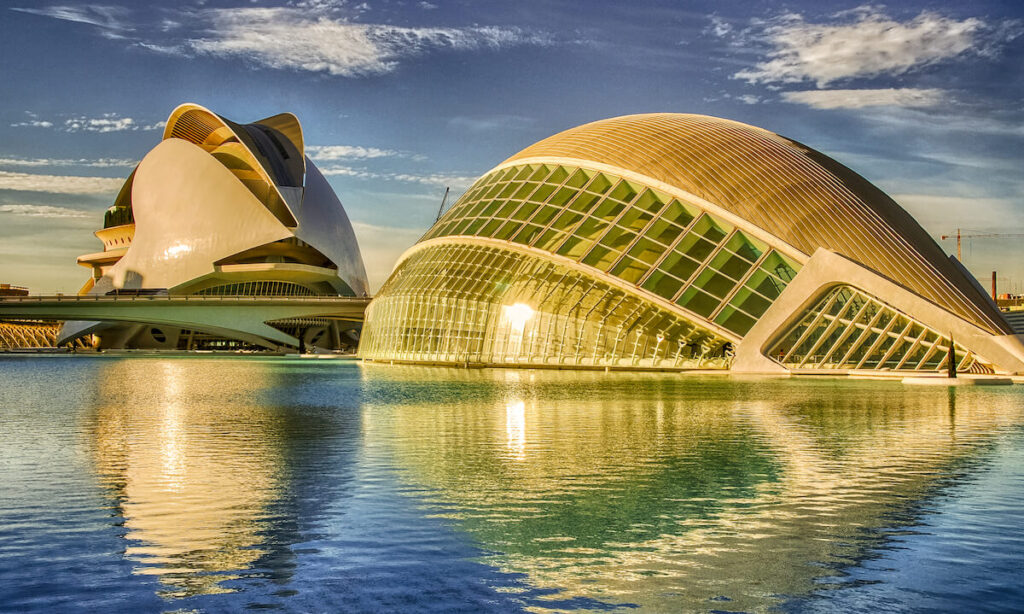 avant-garde architecture of the City of Arts and Sciences