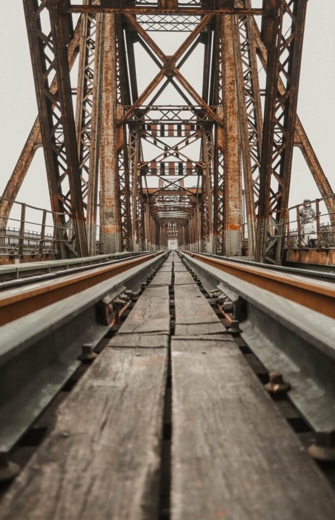railwa focus on Long Bien Bridge