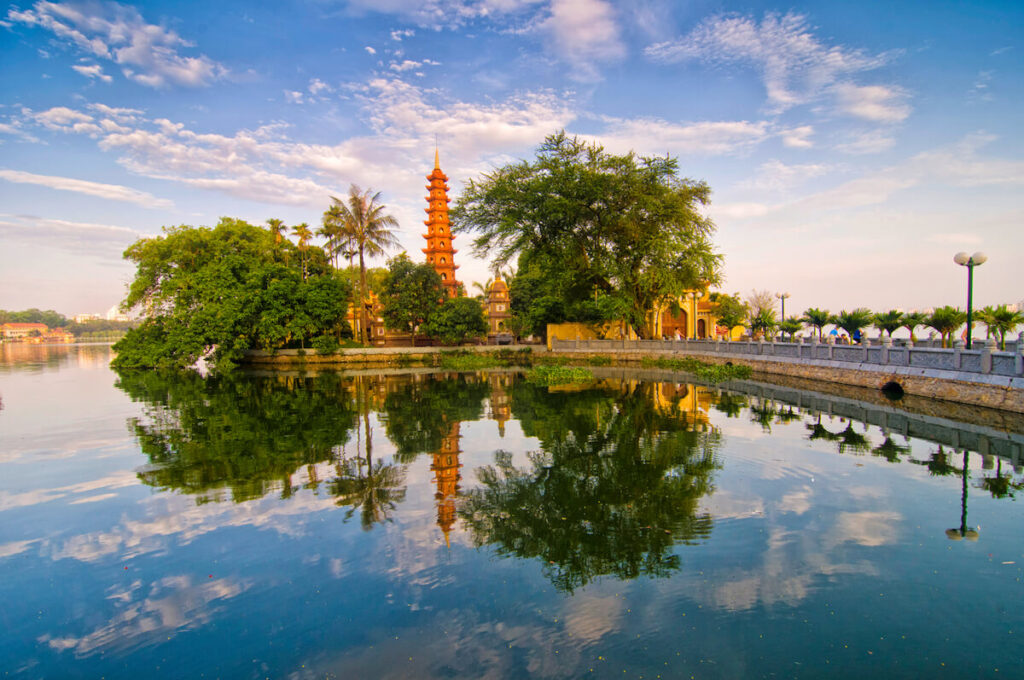 Tran Quoc Pagoda in West Lake