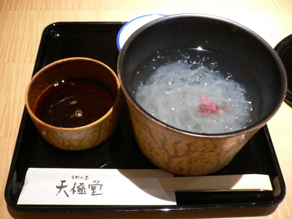 bowl of kuzukiri