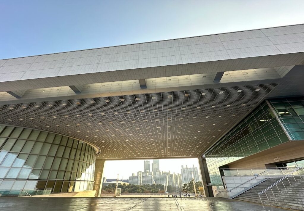 facade of National Museum of Korea Building