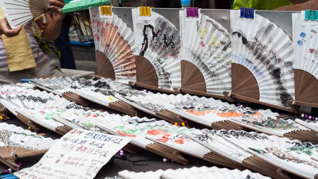 Korean hanji fans for sale in Insadong, Seoul