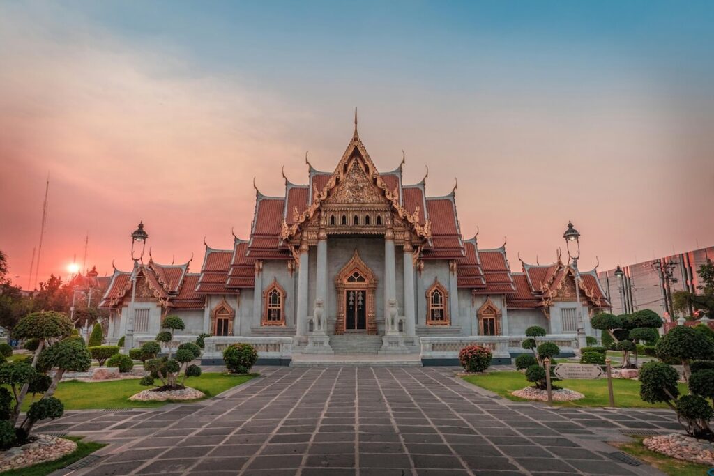 facade of Wat Benchamabophit