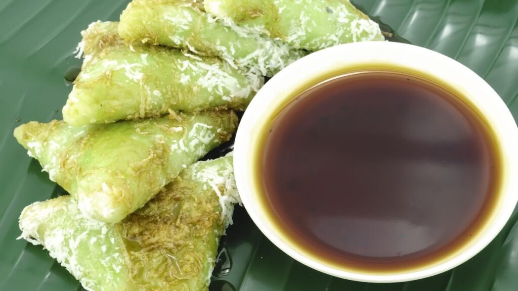 glutinous rice cake with gula melaka syrup