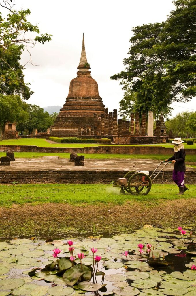 worker at the Sukhothai Historical Park