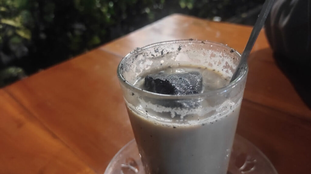 kopi joss or coffee with charcoal block