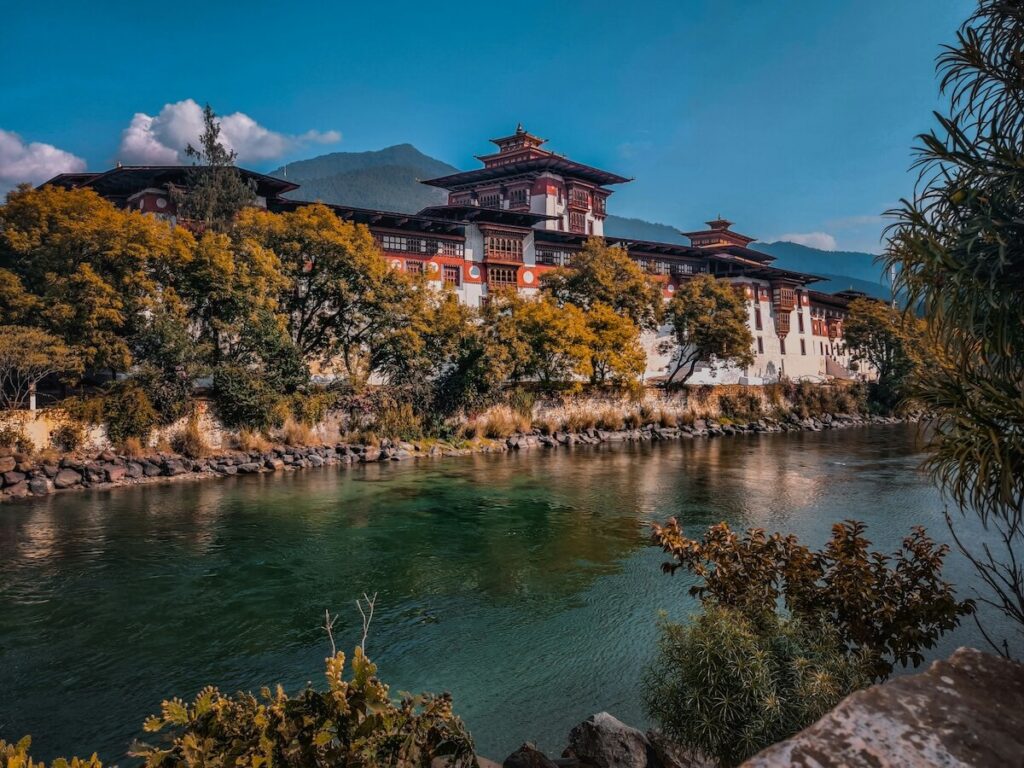 beautiful view of the Punakha Dzong