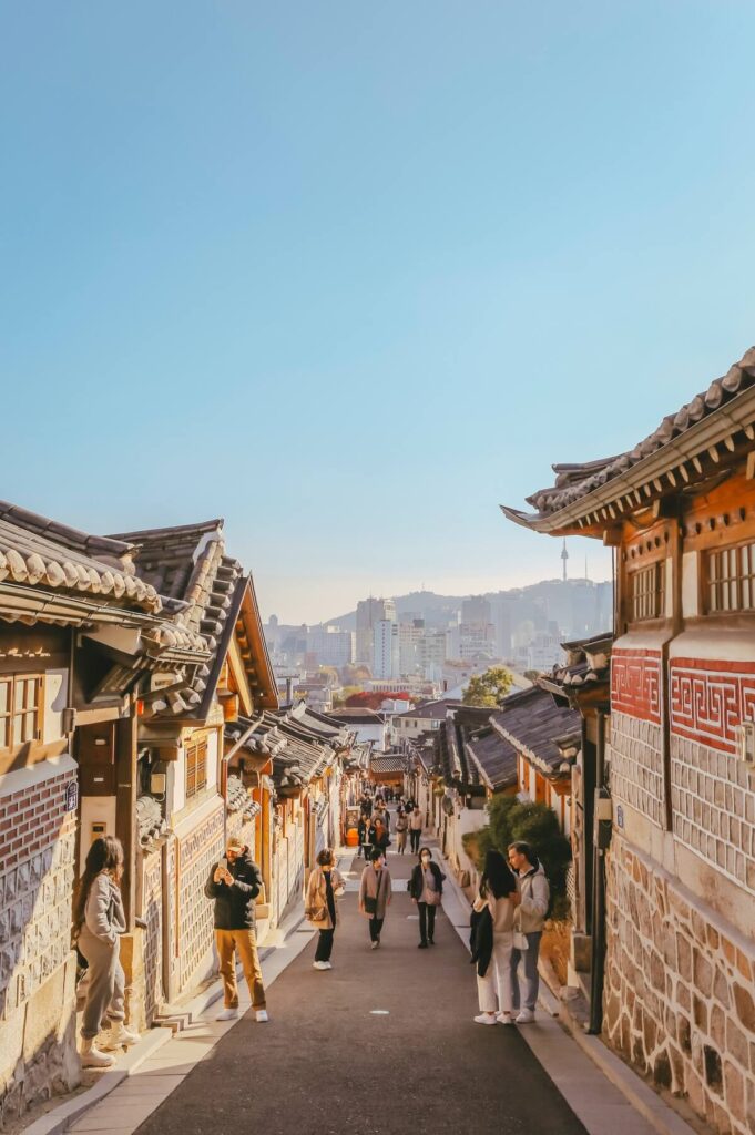 tourists at the Bukchon Hanok Village