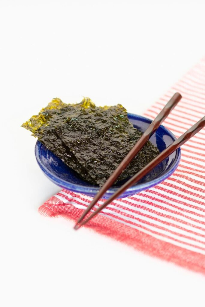crispy seaweed on bowl