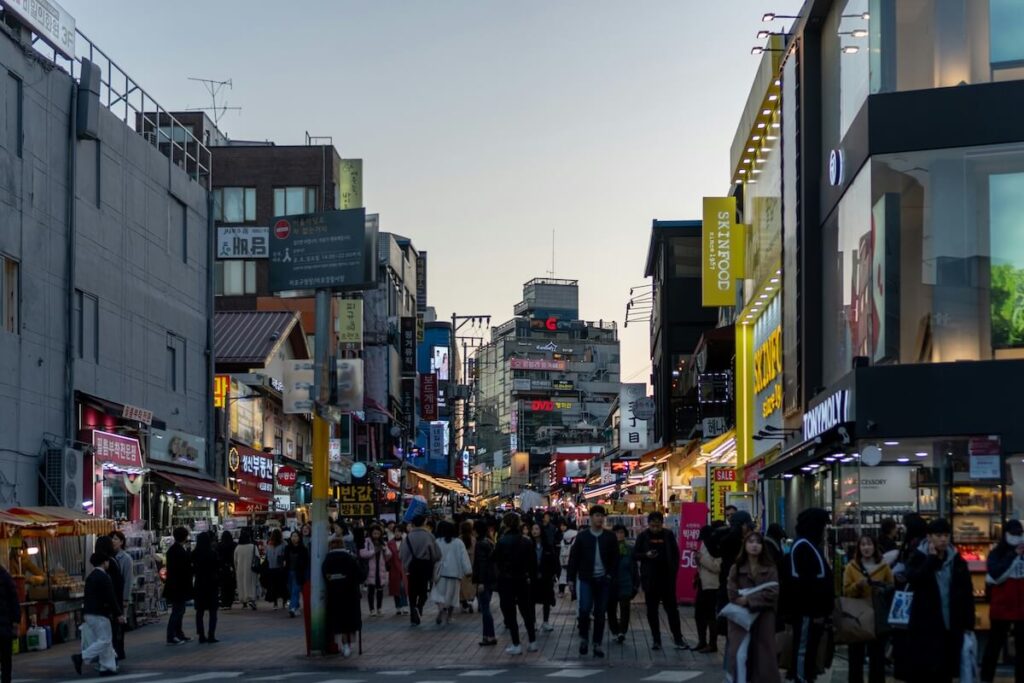busy night at Hongdae
