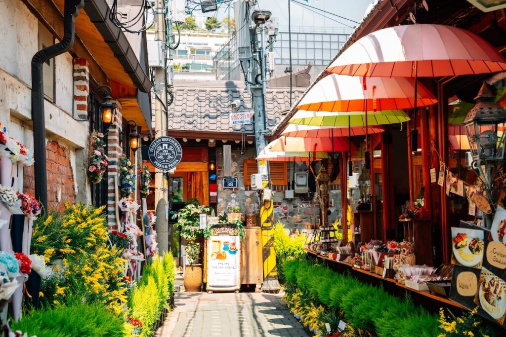 alley in Ikseon-dong Hanok Village